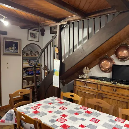 Paisible A La Roche Cercles