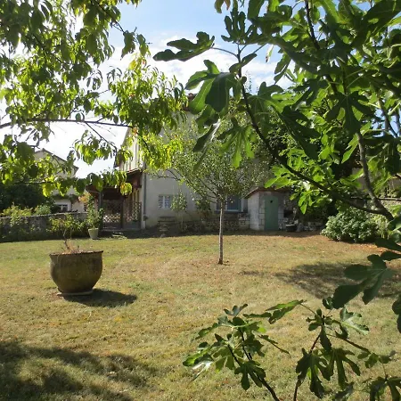 Paisible A La Roche Holiday home Cercles