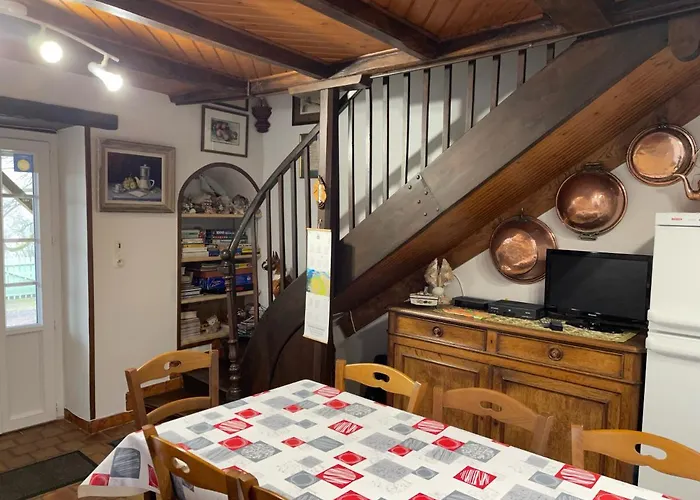 Paisible A La Roche Cercles